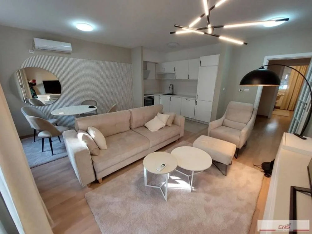 Apartament 2 Camere Strada Louis Blanc